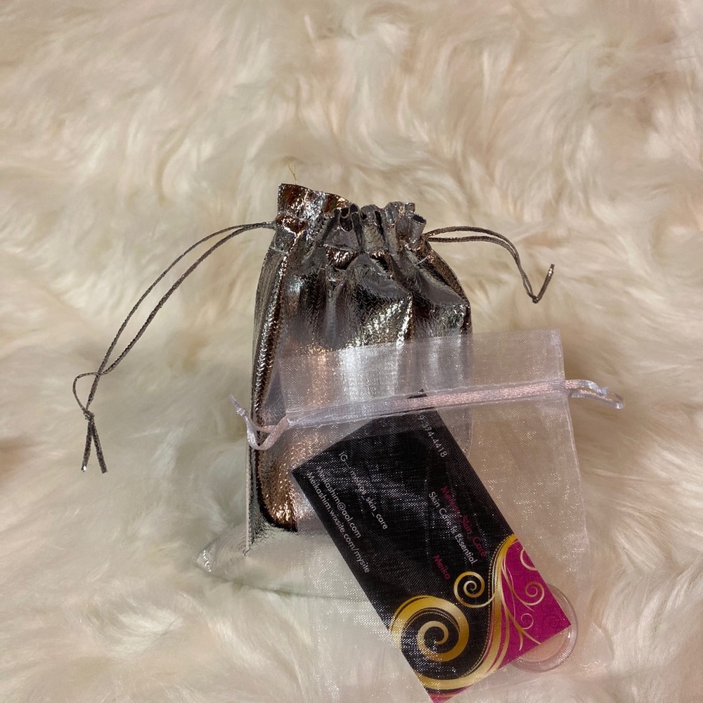 Body butter Comes with platinum Bags also...